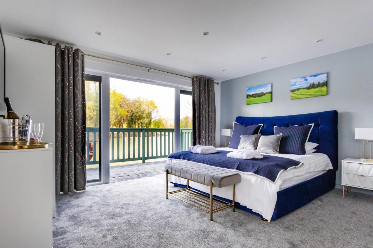 The Vale Golf & Country Club Villa Bishampton Exterior photo